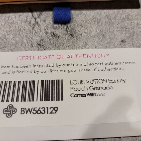 Louis Vuitton Epi Leather Cles or Key Pouch in the Color Grenade Authentic - Picture 4 of 8